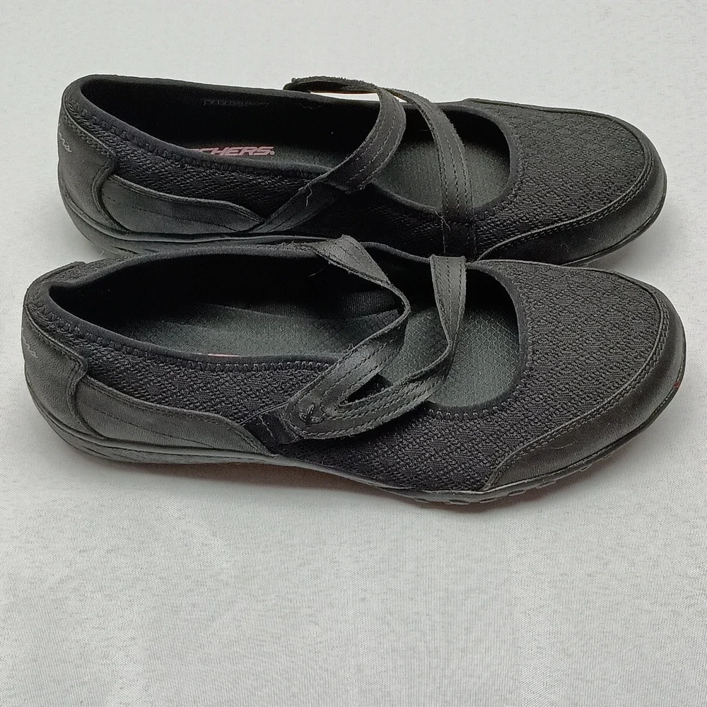 Skechers Breathe Easy In Good Spirits Relaxed Fit Mary Janes - Picture 2 of 4